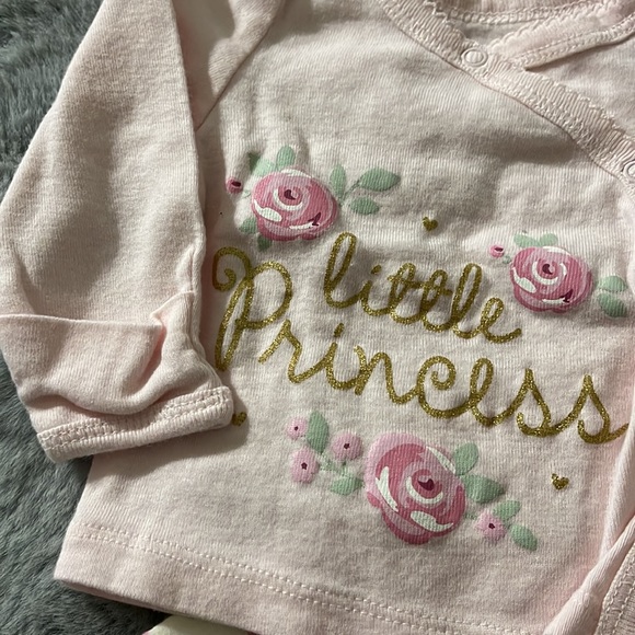 🌈 Gerber Baby Girl Set Newborn Floral Shirt Pants Coming Home Outfit - Picture 2 of 7